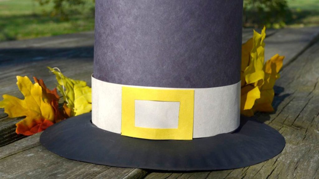 Thanksgiving craft: Paper plate pilgrim hat